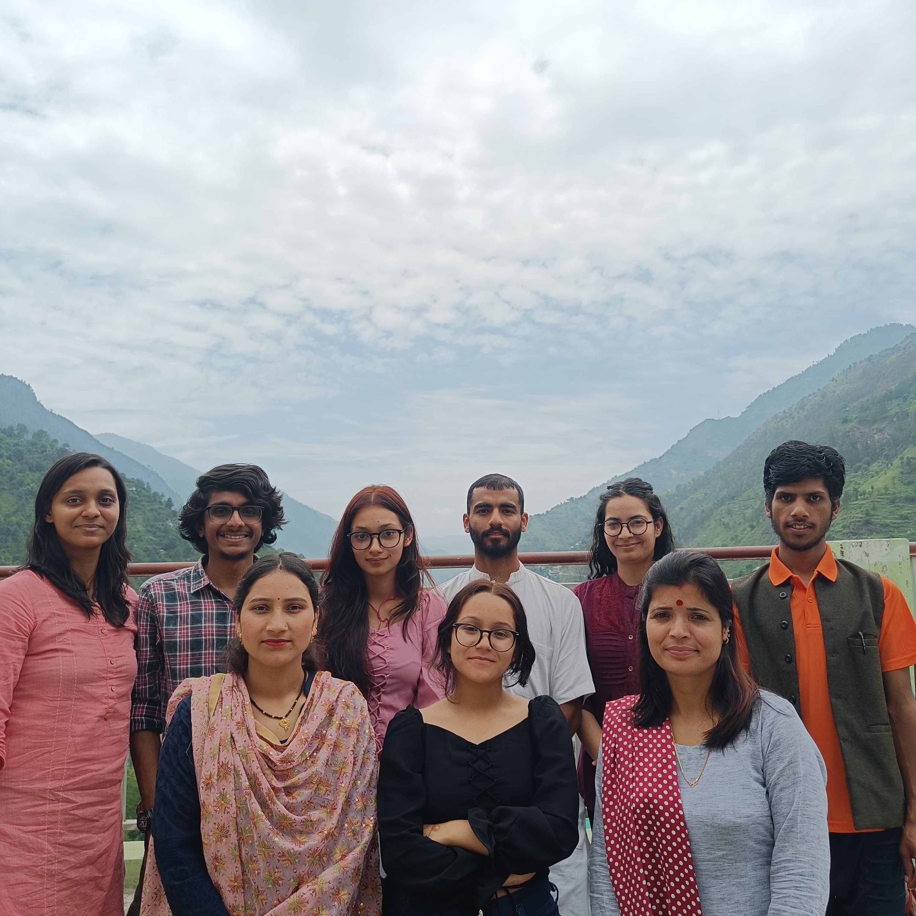 Background image - Group photo of Srot students and teachers