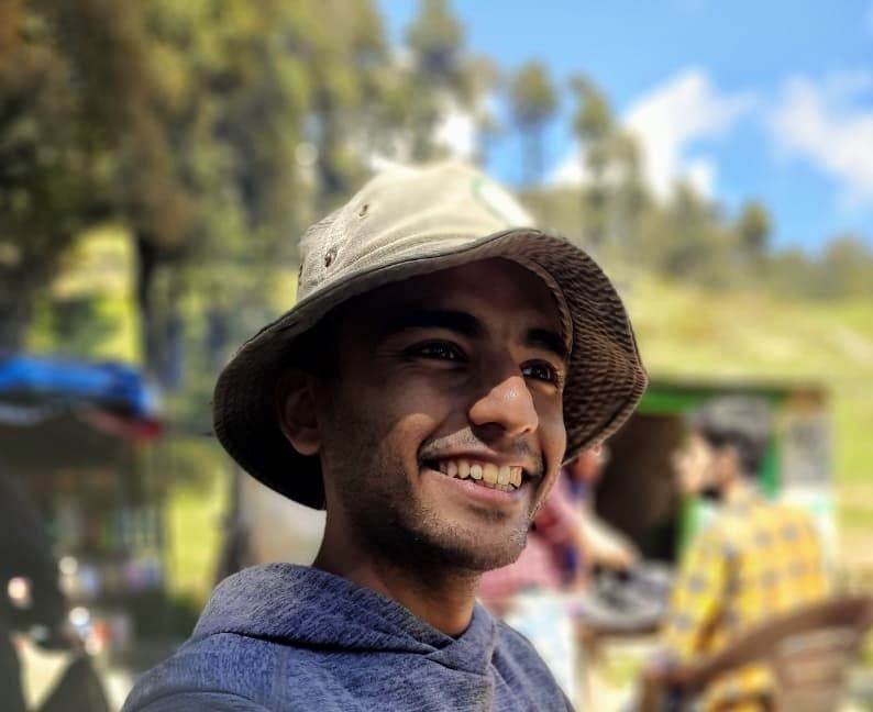 Parth is an educator since 2007 and has worked in alternative education including 8 years at Sahyadri School, KFI. He is a keen observer of the world around him.